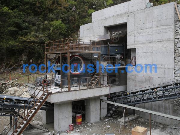 open pit mining rocks crushing
